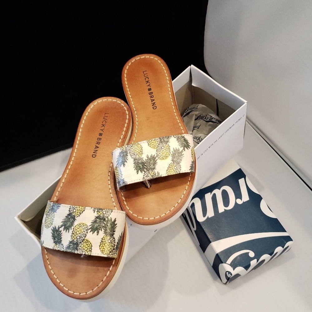 Lucky Brand Pineapple Sandals size 6.5 women's